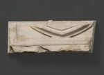 Frammento di cornice architettonica dalla facciata arnolfiana del duomo con archetto ogivale