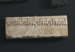 Frammento cornice architettonica dalla facciata arnolfiana del duomo con modanatura con foglie d'acanto
