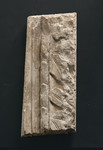 Frammento cornice architettonica dalla facciata arnolfiana del duomo con foglie e ghirlande