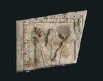 Frammento cornice architettonica dalla facciata arnolfiana del duomo con foglie d'alloro