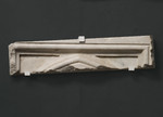 Frammento di cornice architettonica dalla facciata arnolfiana del duomo con culmine di archetto ogivale