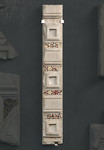 Frammento cornice architettonica dalla facciata arnolfiana del duomo con tre lacunari a mosaico cosmatesco