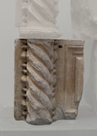 Frammento di colonna tortile con decorazione a fusaroli e specchiatura laterale dalla Porta dei Canonici