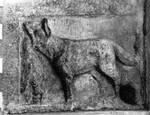 Rilievo Canide con uccello