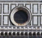 Oculo secondo da sinistra del fianco meridionale della Cattedrale