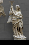 Angelo reggicandelabro (volto verso destra)