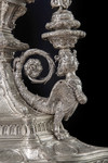 Statuetta raffigurante Sfinge rivolta a destra