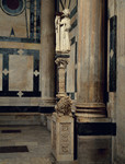 Candelabro per il cero pasquale con leone stiloforo e angelo