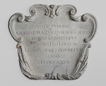 Cartiglio con iscrizione (VOTIS PVBLICIS/ S. MARIAE MAGDALENAE SIMVLACRVM/INSIGNE DONATI OPVS/ PRISTINO LOCO/ ELEGANTORIQ. REPOSITVM/ ANNO C) I) CCXXXV)
