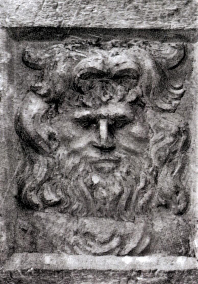 Rilievo testa virile con barba