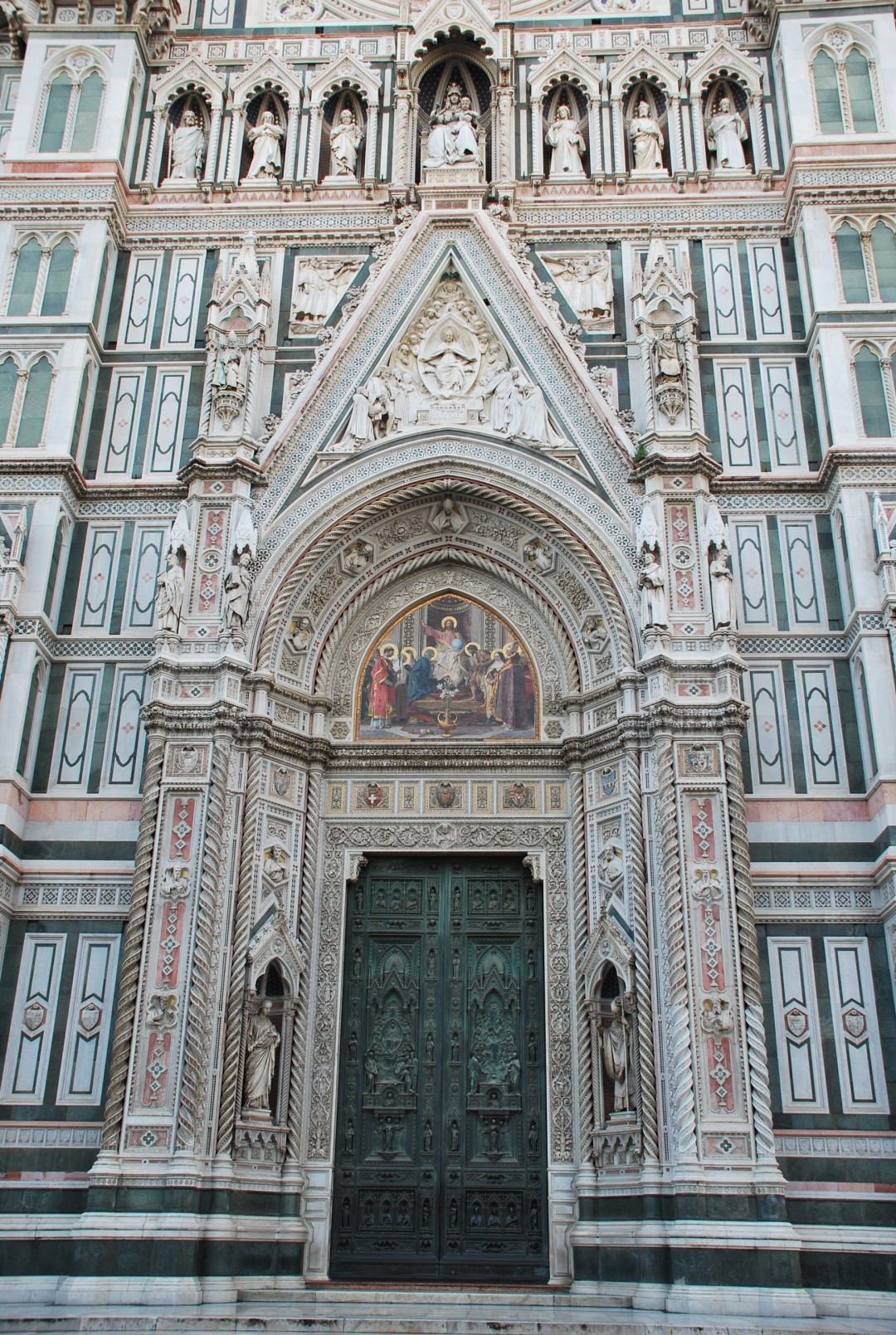 Portale centrale, sinistro e destro della Cattedrale