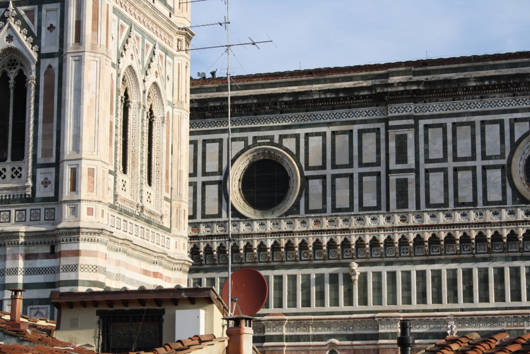 Oculo primo da sinistra del fianco meridionale della Cattedrale