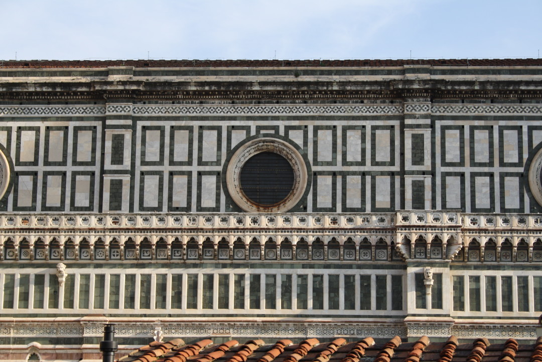 Oculo secondo da sinistra del fianco meridionale della Cattedrale